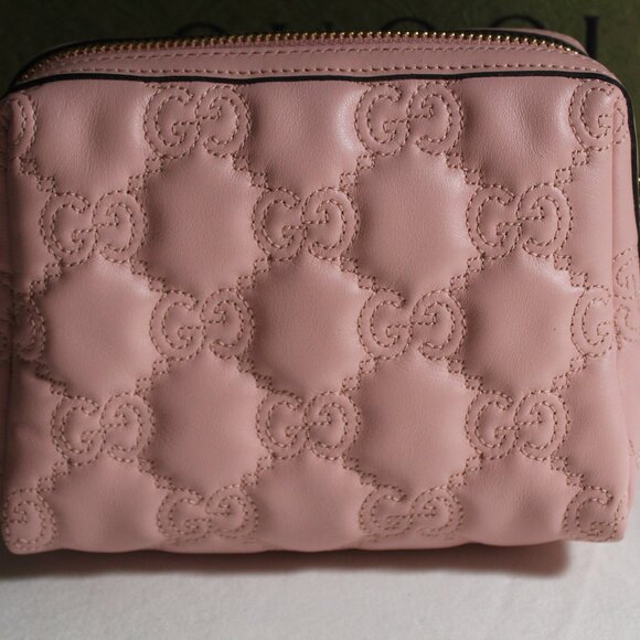 NWT Gucci Matelasse Beauty Cosmetic Case Toiletry Bag GG Embossed Zip Top 726047 - Picture 2 of 10